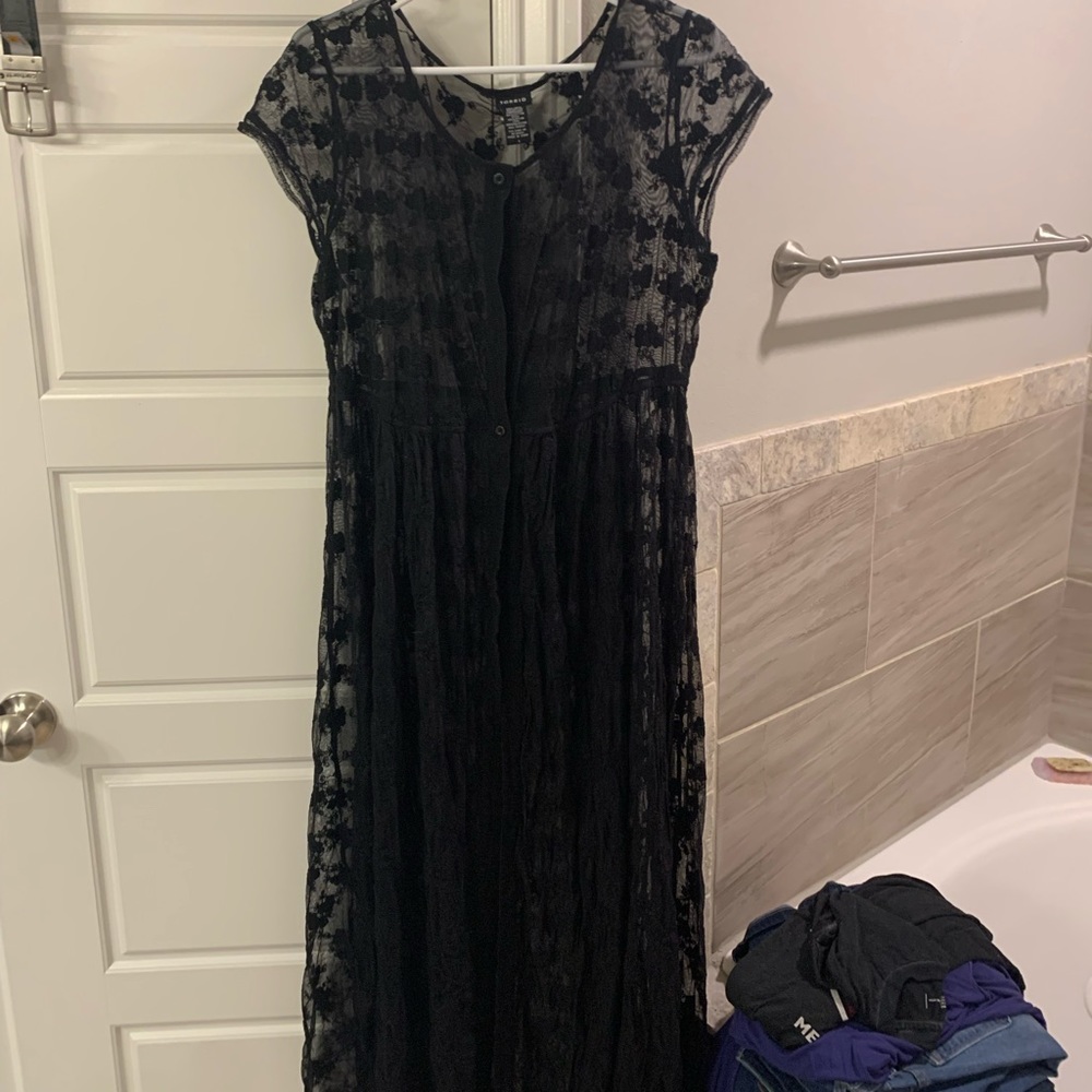 MAXI LENGTH LACE/CROCHET CARDIGAN